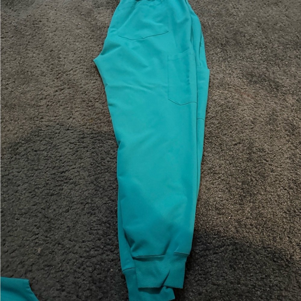 Medium mandal scrub set